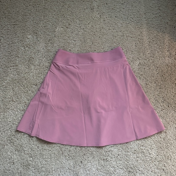 Women's PWRSHAPE Solid Golf Skirt sz medium (137) - Picture 4 of 10